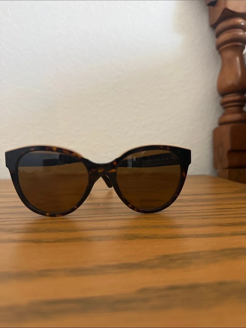 CHANEL stylish tortoiseshell